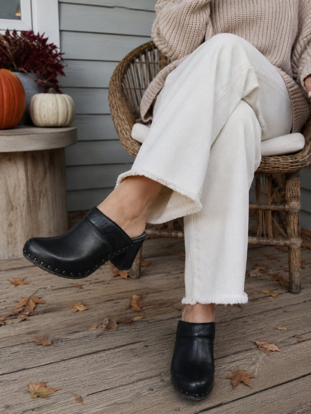 Dansko Black Leather Studded Clogs Shoes Women’s Size 39 Block Heel